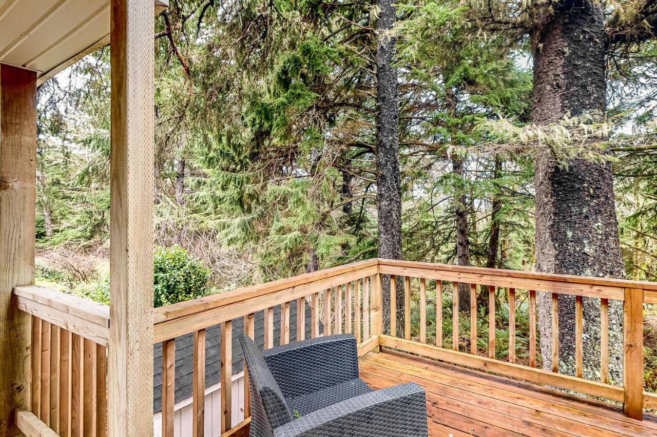 Вилла Treehouse By The Sea Cape Meares Экстерьер фото