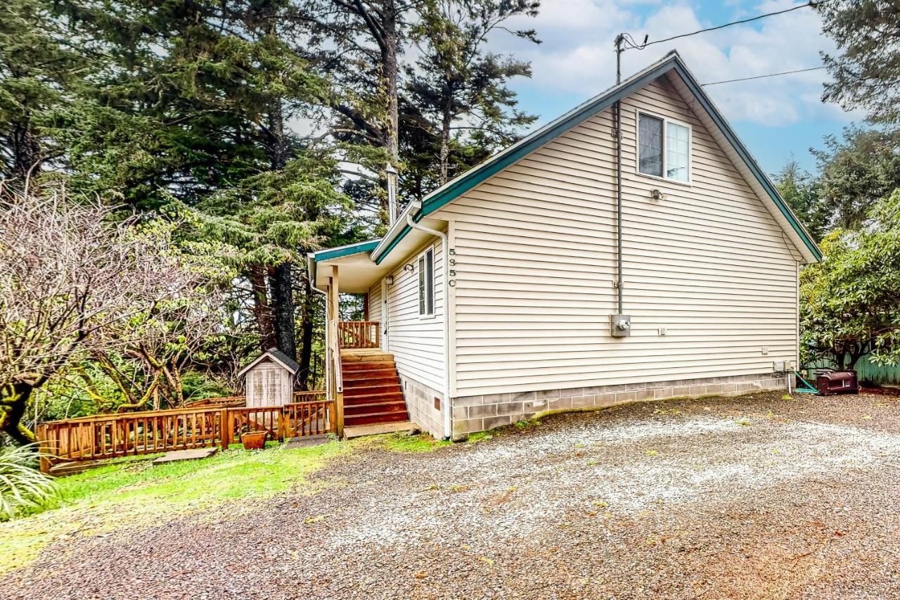 Вилла Treehouse By The Sea Cape Meares Экстерьер фото